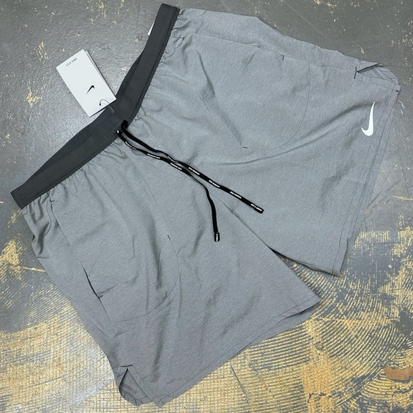 Nike Flex Stride 7” 2 N 1 Running Compression Shorts CJ5471-068 XL Heather Grey - Picture 1 of 14